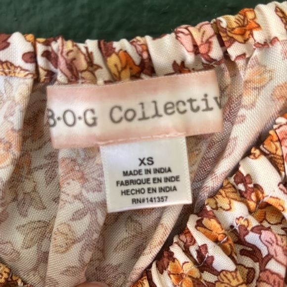 Floral Ruffle Crop Top - Picture 3 of 4